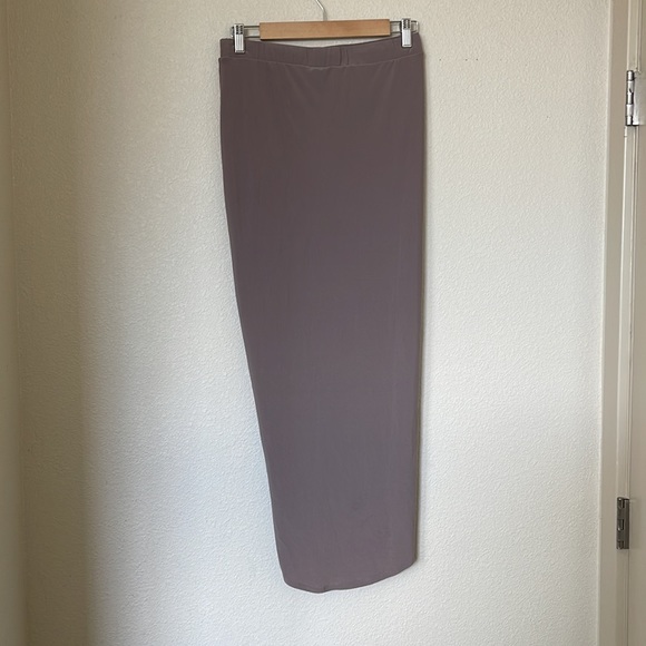Heathered Taupe Ruched Long Maxi Skirt with Slit Size L - Picture 6 of 6